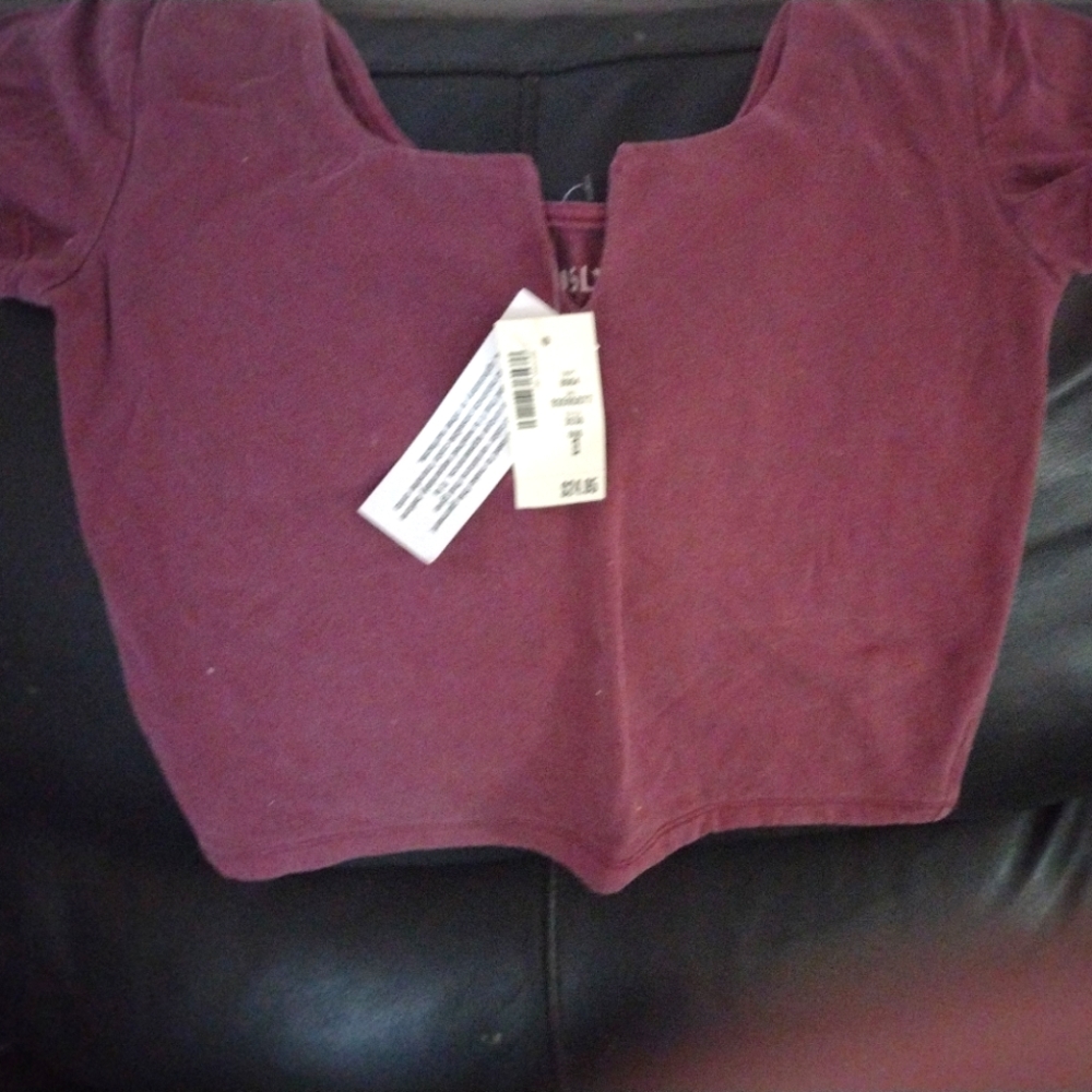 Areopostile, small, burgundy